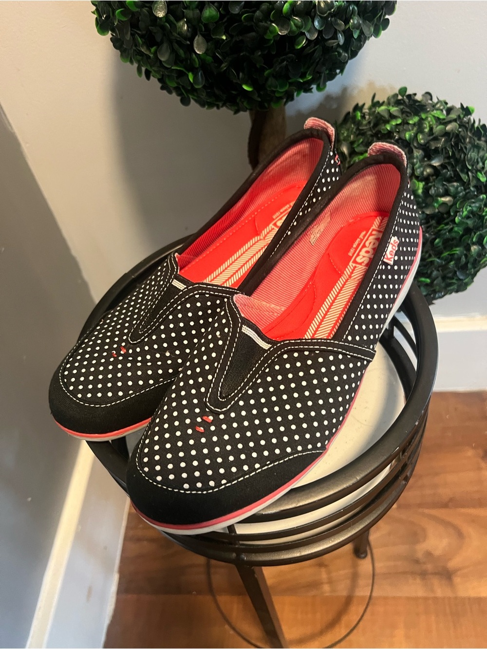Keds Womens Canvas Slip-On Flats Polka Dot Black/White/Pink Size 8.5